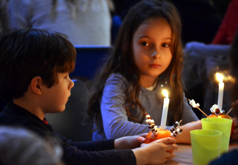 Christingle service: 3 pm on Christmas Eve